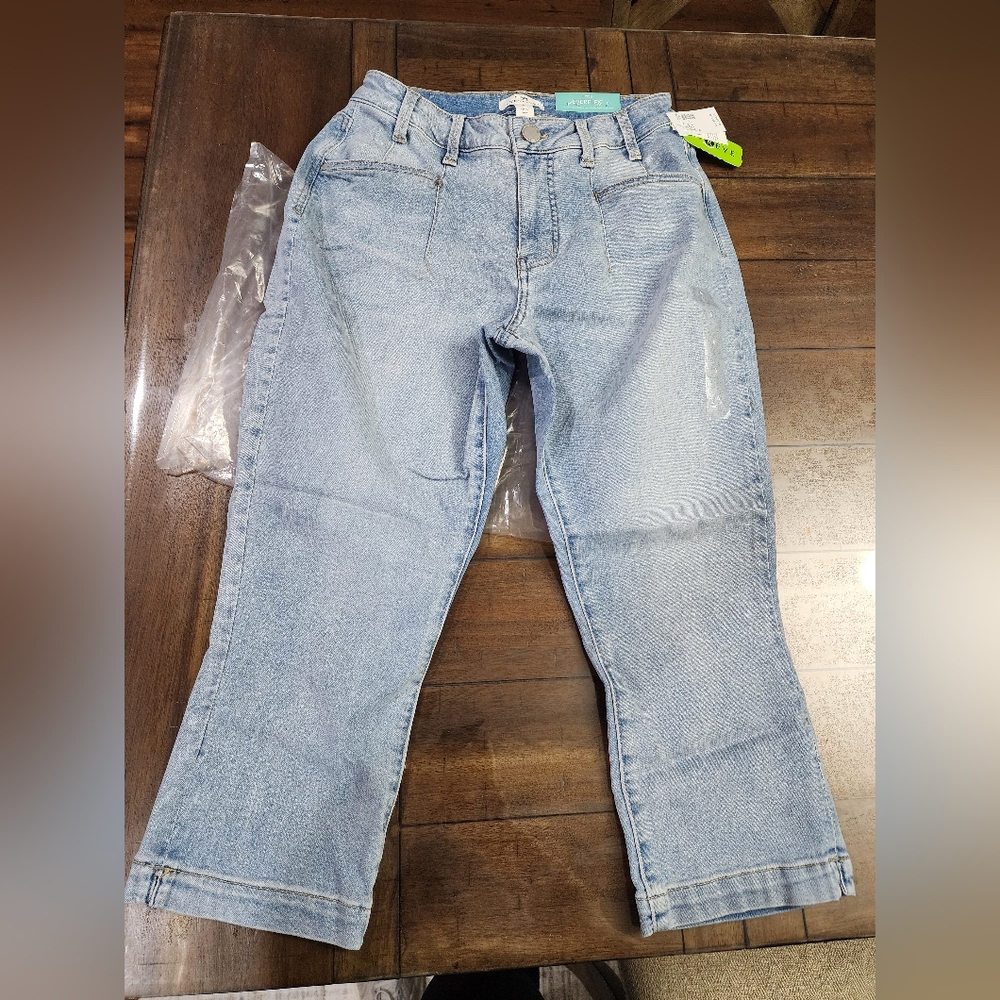 Maurices Everflex 21" Super Skinny Crop Capris